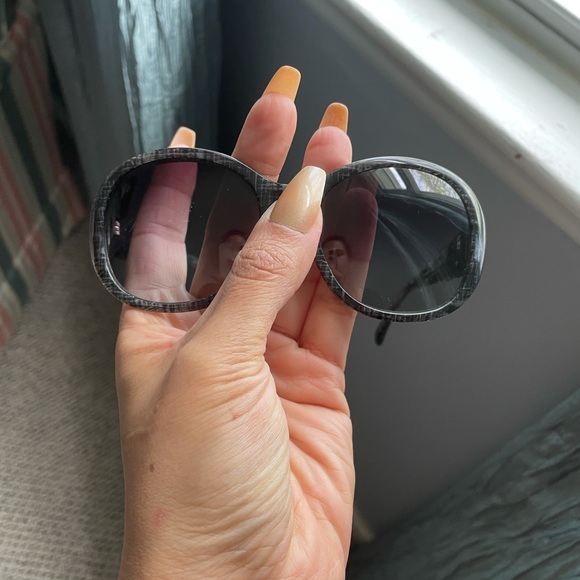 Gorgeous Authentic Chanel Sunnys! Good Cond - Picture 7 of 10